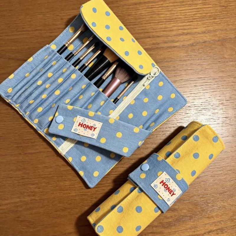 Vintage Polka Dot Roll Up Penc - Makeup ulasan dan harga